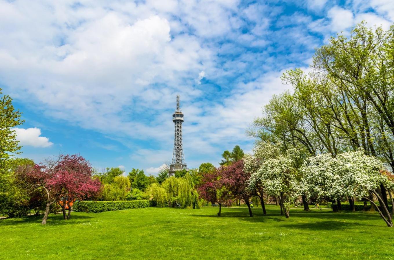 Mezonetovy Apartman V Centru Praag Buitenkant foto
