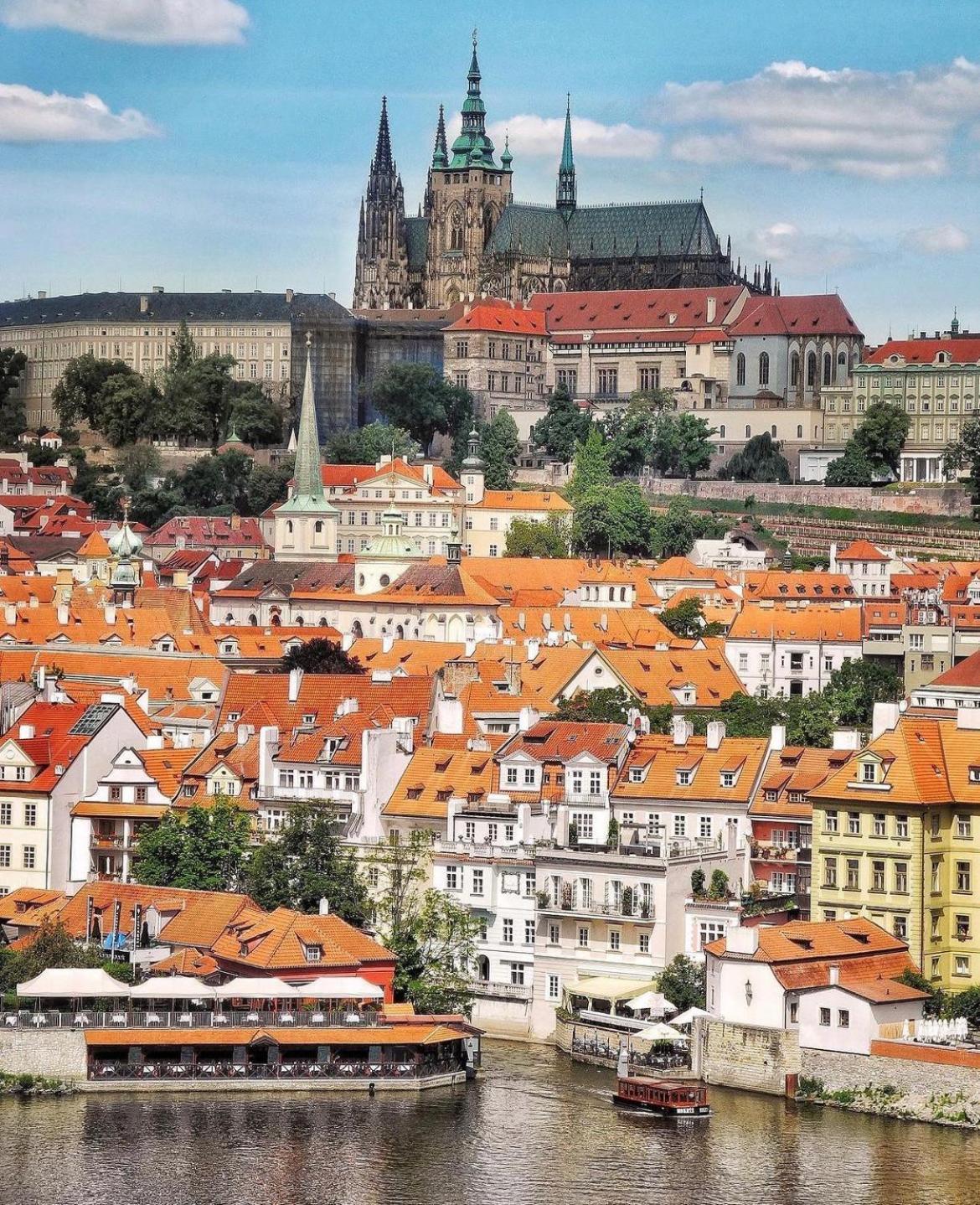 Mezonetovy Apartman V Centru Praag Buitenkant foto