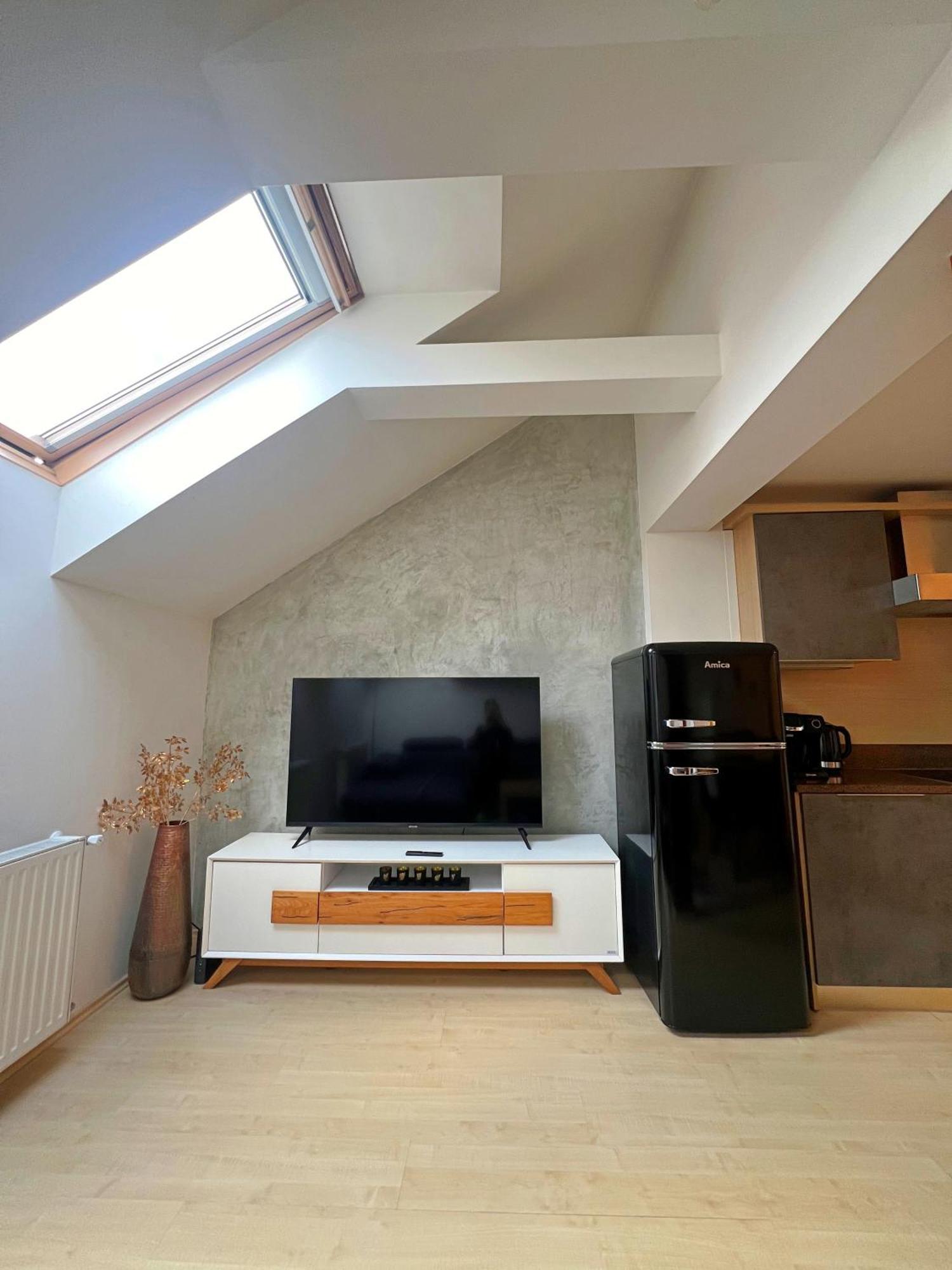 Mezonetovy Apartman V Centru Praag Buitenkant foto